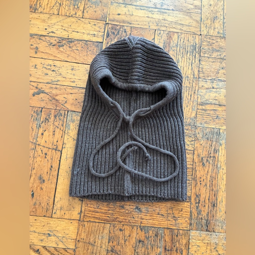knit hood with drawstring